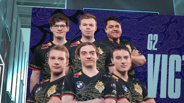 手岩井明爱 手岩井明爱